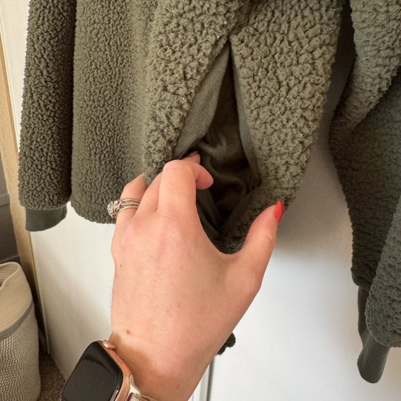 PINK Victoria's Secret Two-Tone Green Sherpa Zip-Up Sweater - Picture 4 of 7